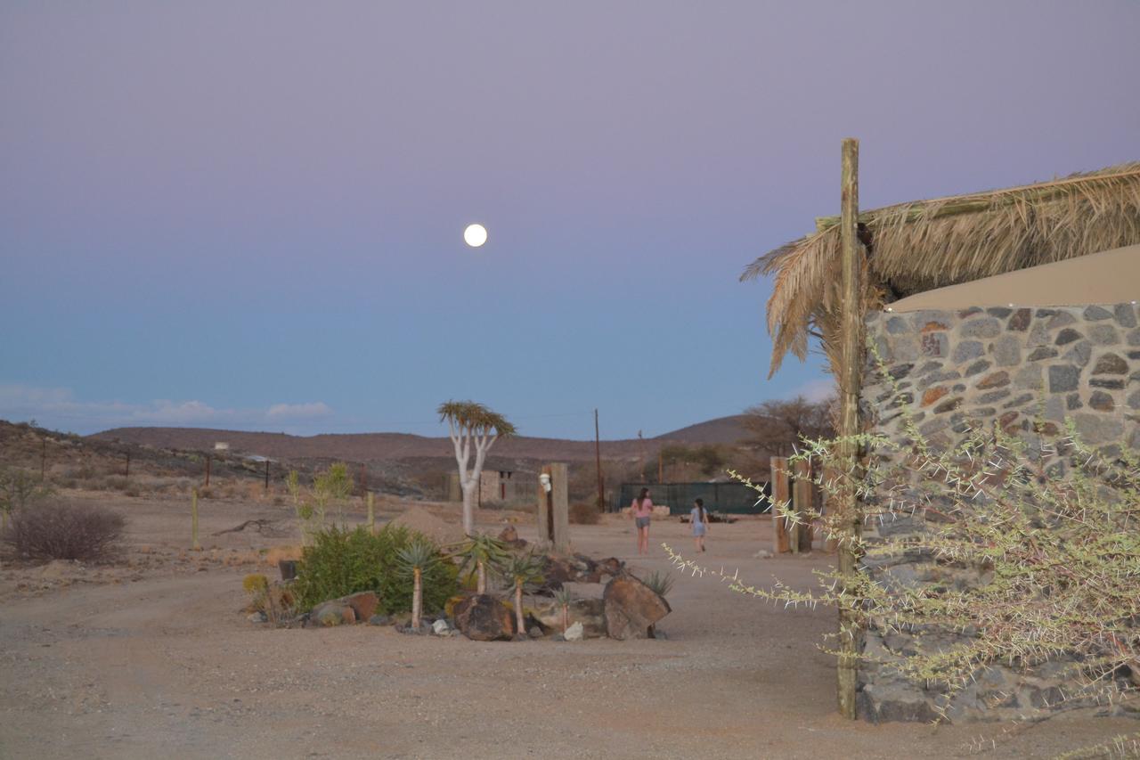 Daureb Isib Campsite And B&B Uis Exterior foto