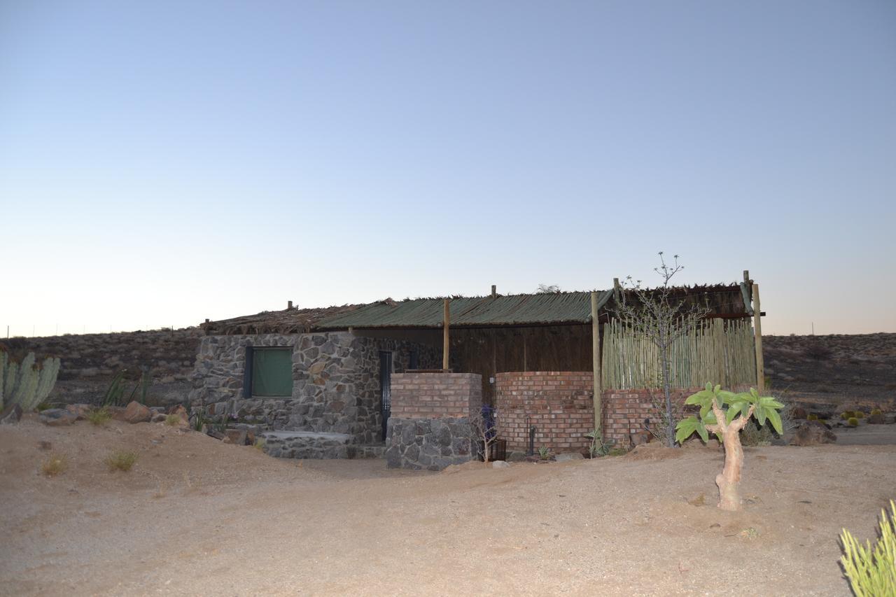 Daureb Isib Campsite And B&B Uis Exterior foto